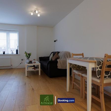One Bedroom Apartment By Arhouse Apartments Short Lets & Serviced Accommodation Kingston With Free Wifi Кингстон на Темзе Экстерьер фото