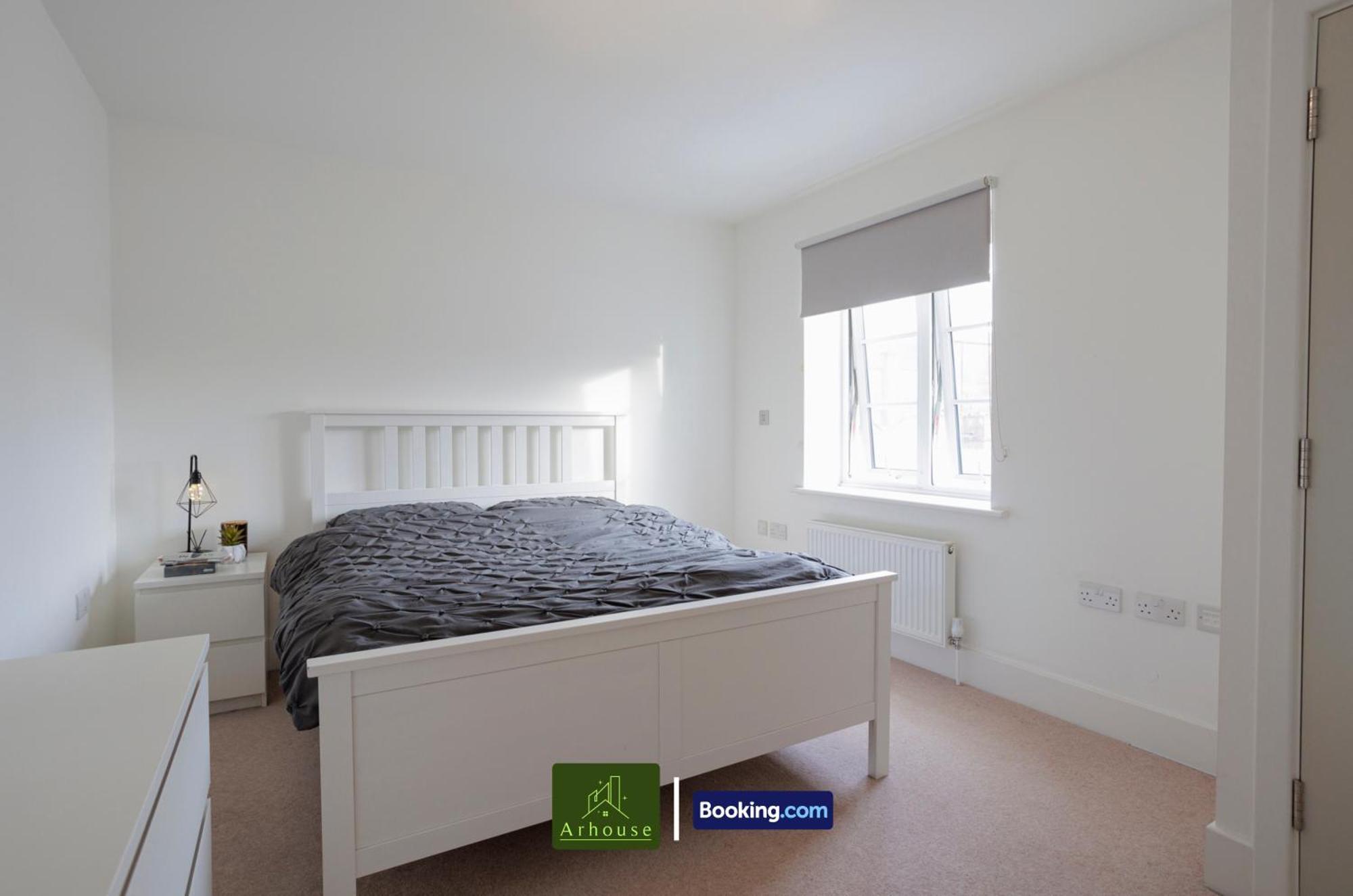 One Bedroom Apartment By Arhouse Apartments Short Lets & Serviced Accommodation Kingston With Free Wifi Кингстон на Темзе Экстерьер фото