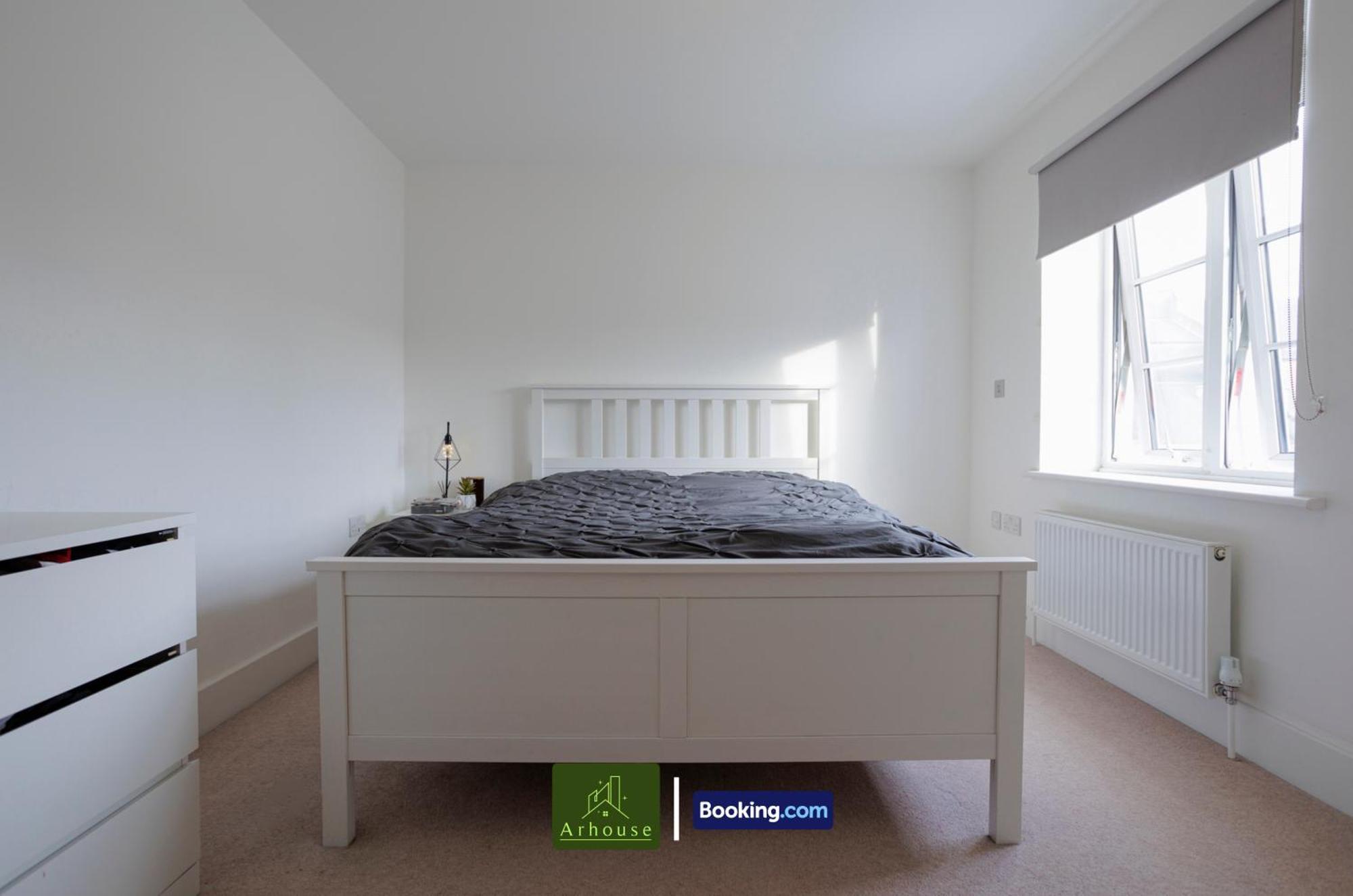 One Bedroom Apartment By Arhouse Apartments Short Lets & Serviced Accommodation Kingston With Free Wifi Кингстон на Темзе Экстерьер фото