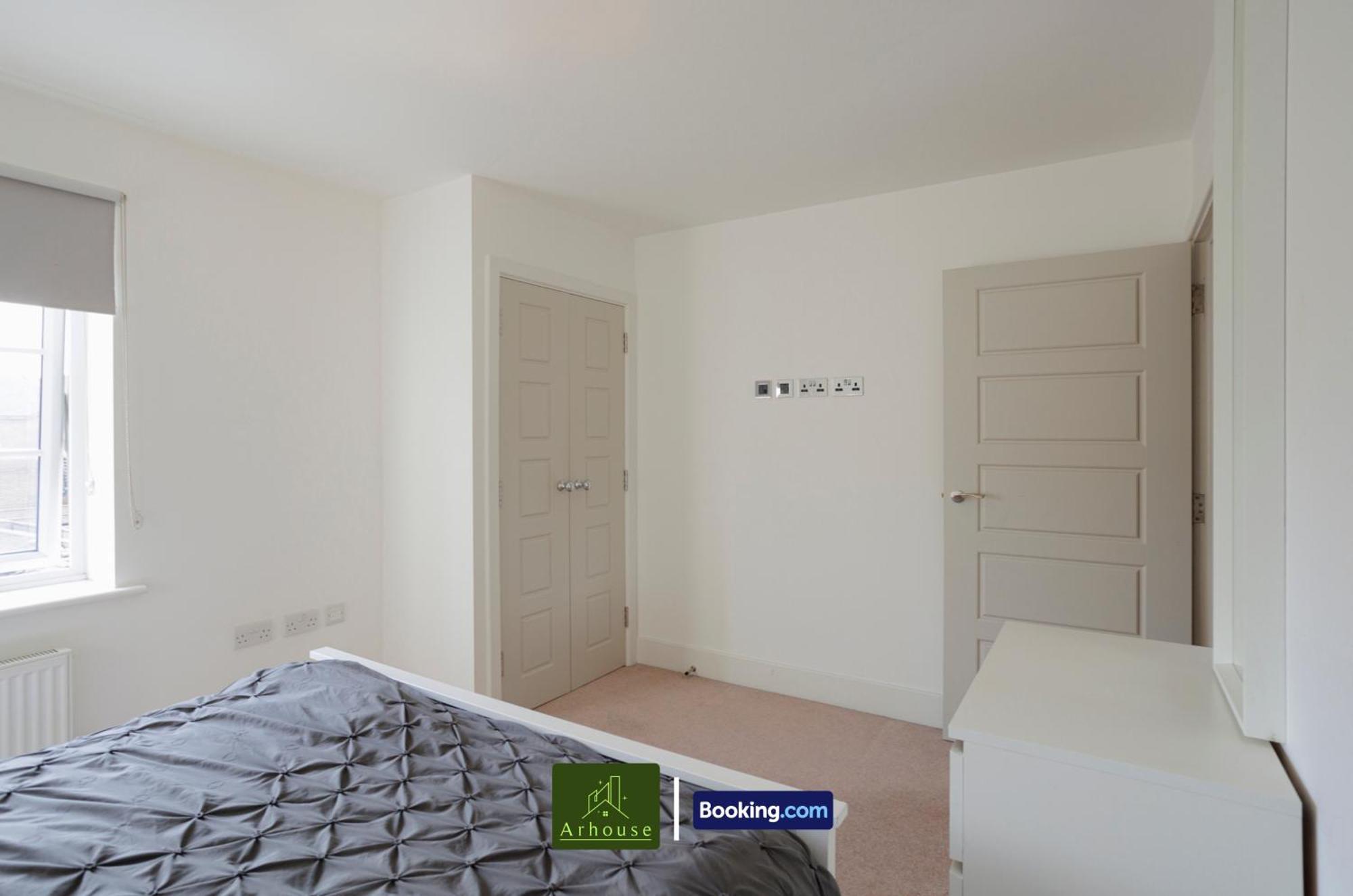 One Bedroom Apartment By Arhouse Apartments Short Lets & Serviced Accommodation Kingston With Free Wifi Кингстон на Темзе Экстерьер фото